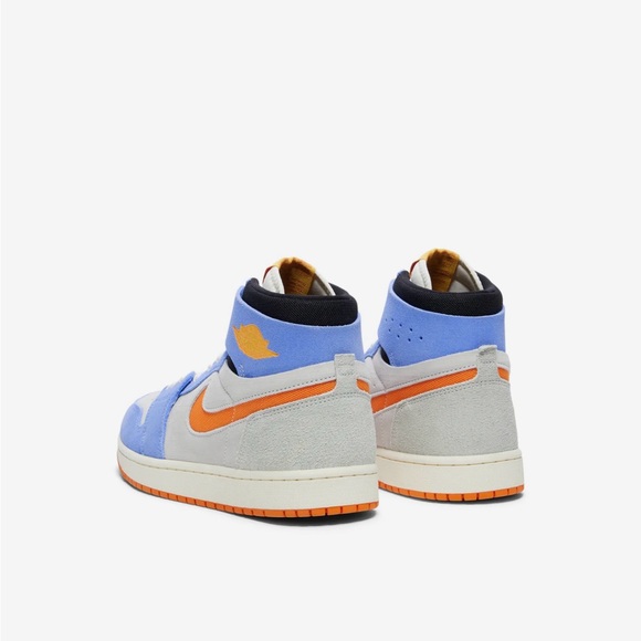 Nike Blue and White Sneakers with Classic Design - Picture 5 of 7